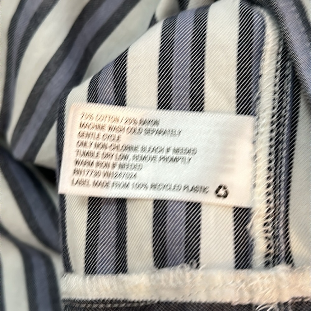 Striped Grey and White Skirt Sz MED - Picture 4 of 4